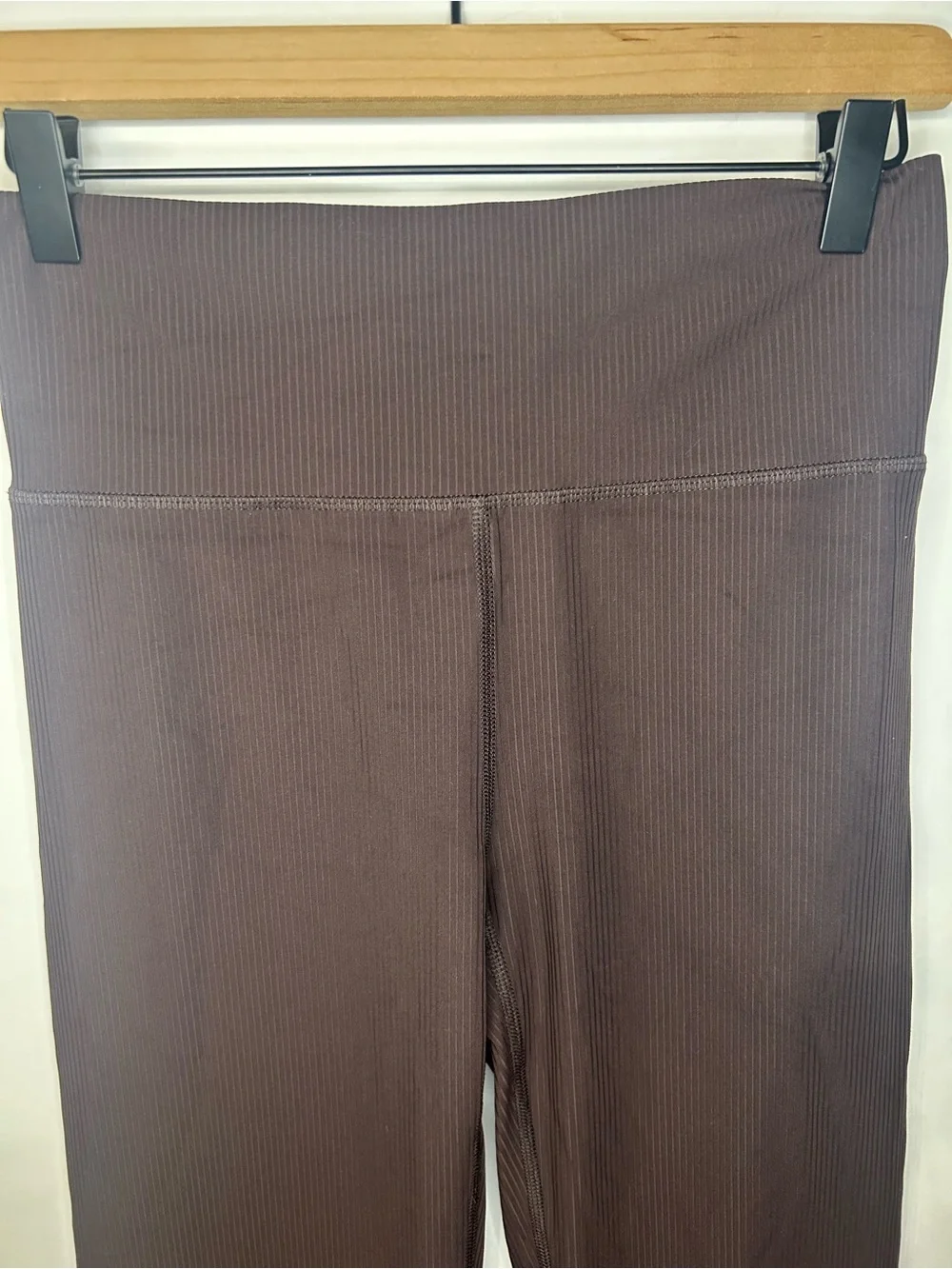 *NWOT* Avia Women’s Brown Ribbed Softscupt Straight Leg Leggings, Medium (8-10) - Picture 3 of 10